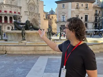 Slow-Paced Tour with an Independent Guide: More Stops, More Stories & Lots of Food Tips