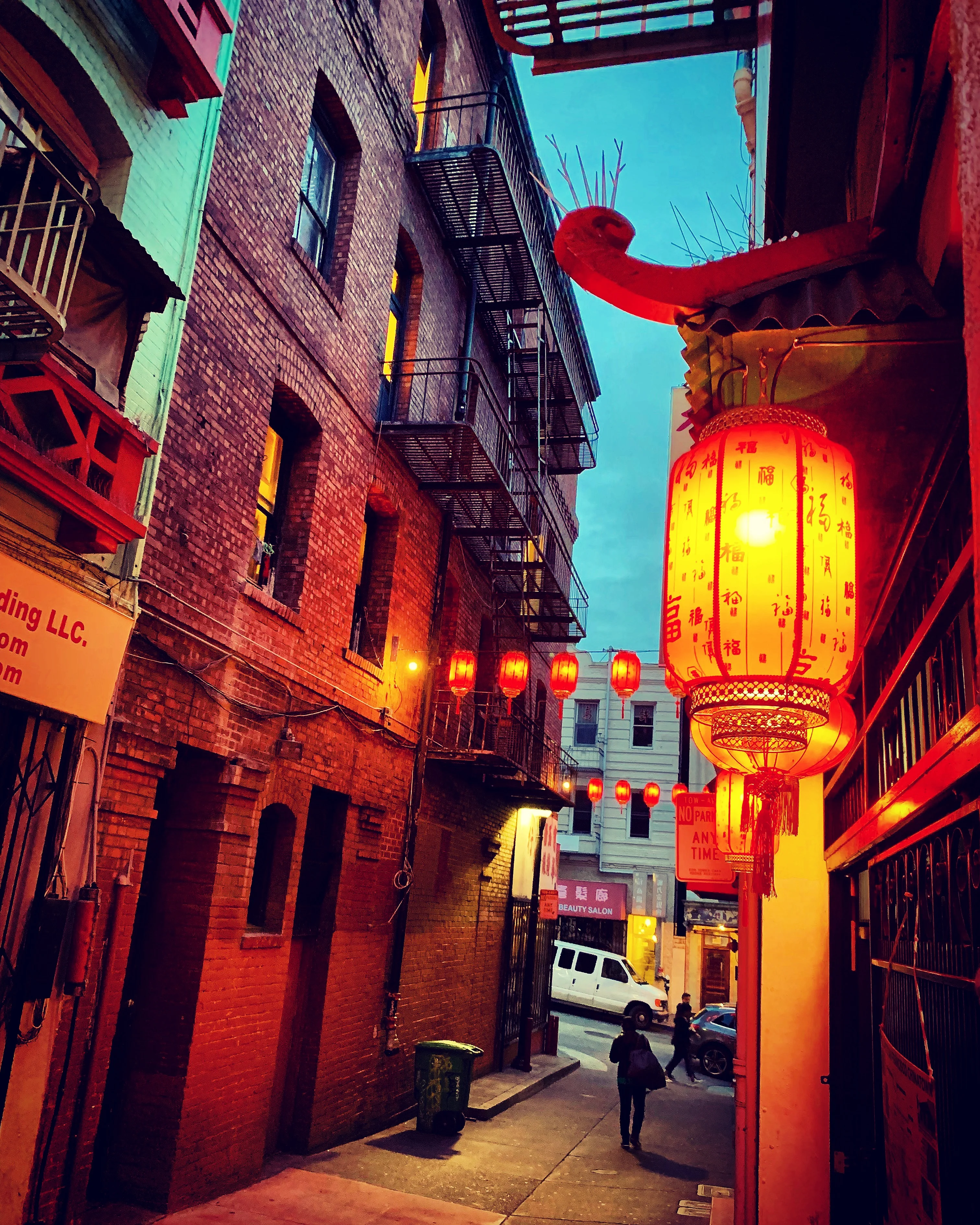 Chinatown & Little Italy: Travel from Asia to Europe