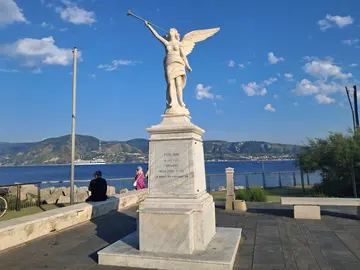 Visita guidata gratuita nell'incantevole quartiere di Torre Faro, Messina