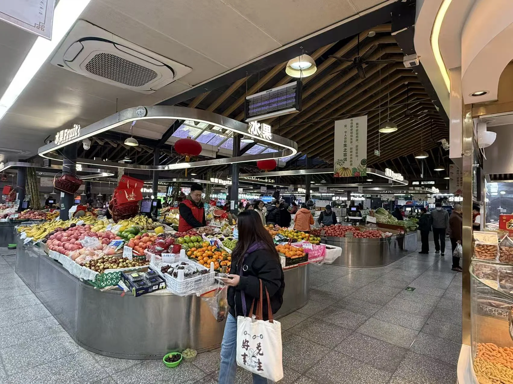 Immersive street food tour: the most authentic snacks in Beijing