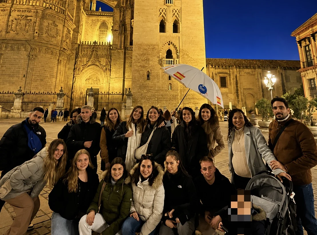 SEVILLE BY NIGHT | CATHEDRAL, GIRALDA, ALCÁZAR, PLAZA DEL CABILDO, TORRE DEL ORO AND MUCH MORE 🌙