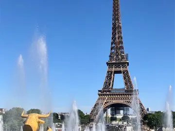 Essential Free Tour of Paris: from the Louvre to the Eiffel Tower