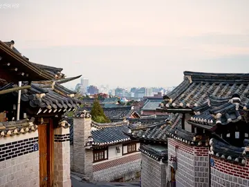 Bukchon Hanok: historia, arte y vistas increíbles 📷