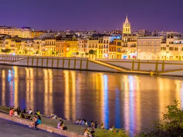 Free Tour Triana: history, flamenco, and local life❣️