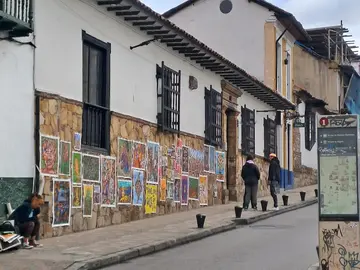 Free walking tour La Candelaria Bogotá – Geschichte, Kunst und authentisches lokales Leben.