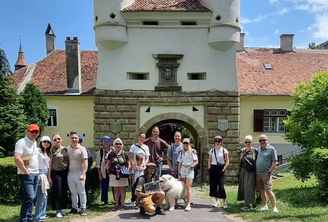 Free walking tours with locals