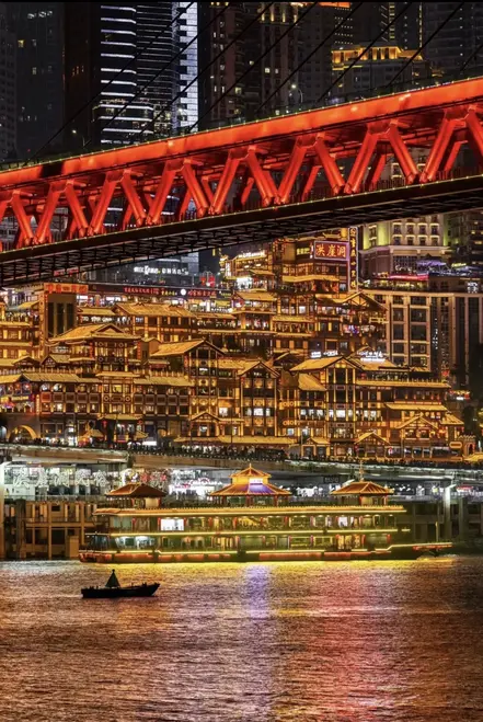 Tour a piedi di Chongqing Cyberpunk con una guida locale autorizzata