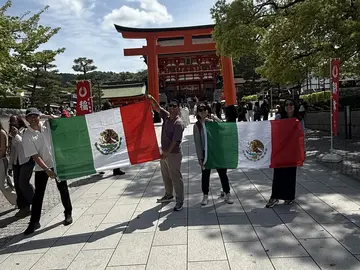 Andiamo a passeggiare nel Padiglione d'Oro "Kinkakuji", Fushimi Inari, Arashiyama a Kyoto! - Tour gratuito