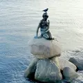 Free walking of Copenhagen to the Little Mermaid + free professional photographs included