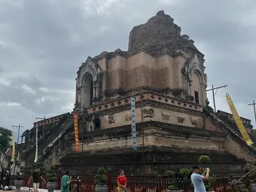 "Temple Hopper's Delight: una passeggiata nel cuore spirituale di Chiang Mai"