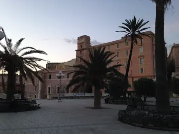 Cagliari, die Stadt der Sonne: Die Burg und den Yachthafen entdecken