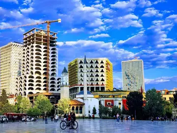 Free tour of the main attractions of Tirana