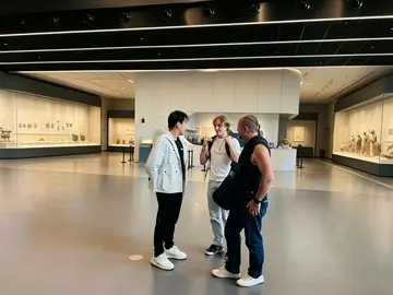 Inmersión Profunda en Shenzhen: Museo + Tecnología + Vida Real (Con un Profesor de Inglés)