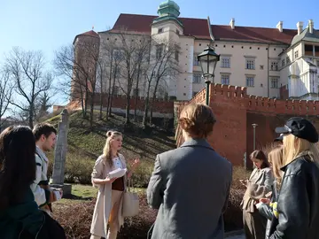 Free Tour Krakow: Queens, Rebels & Nobel Laureates - Wawel Women's History Walking Tour