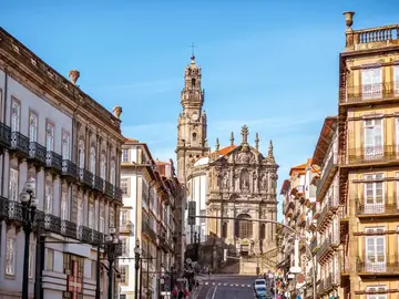 Conoce lo Mejor de Porto Caminando y Adéntrate a los Rincones mas Hermosos de la ciudad.