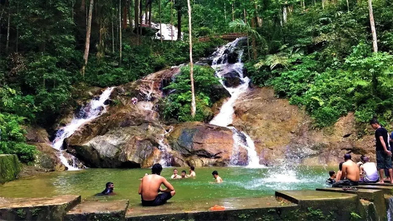 Visita alle cascate di Ulu Kanching