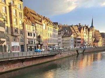 Discover the famous landmarks and hidden gems of Strasbourg! 