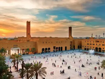 "Unisciti a me per scoprire i segreti dello storico Al-Masmak e della vecchia Riyadh"