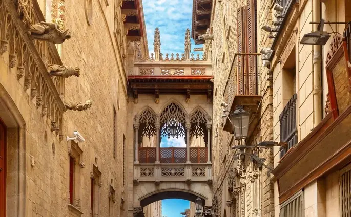 Echos des Gotischen Viertels / Eine Reise durch das mittelalterliche Barcelona