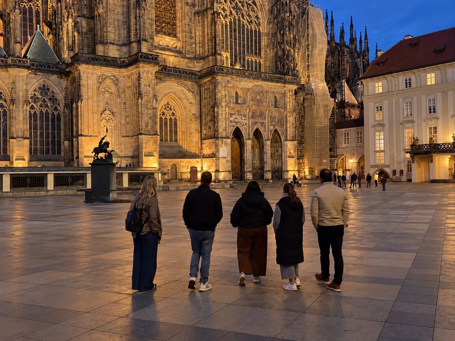 Prague after sunset: Through quiet alleys to Prague Castle