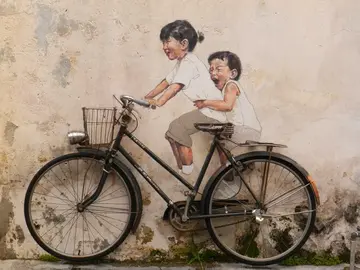Arte callejero y sabores locales de Penang: la cultura a través del objetivo