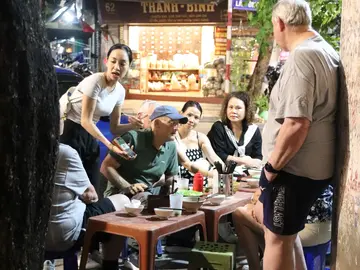 Hanoi Food Tasting Tour in the Old Quarter