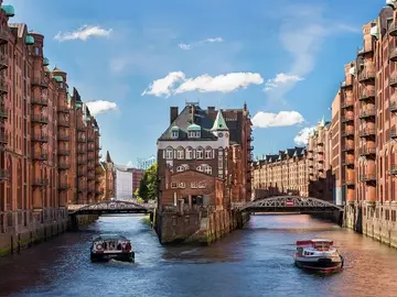 Explore Hamburg - City of Fire and Water
