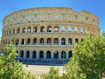 Roma Pagana y Cristiana: Del Mito de Rómulo al Papa San Clemente