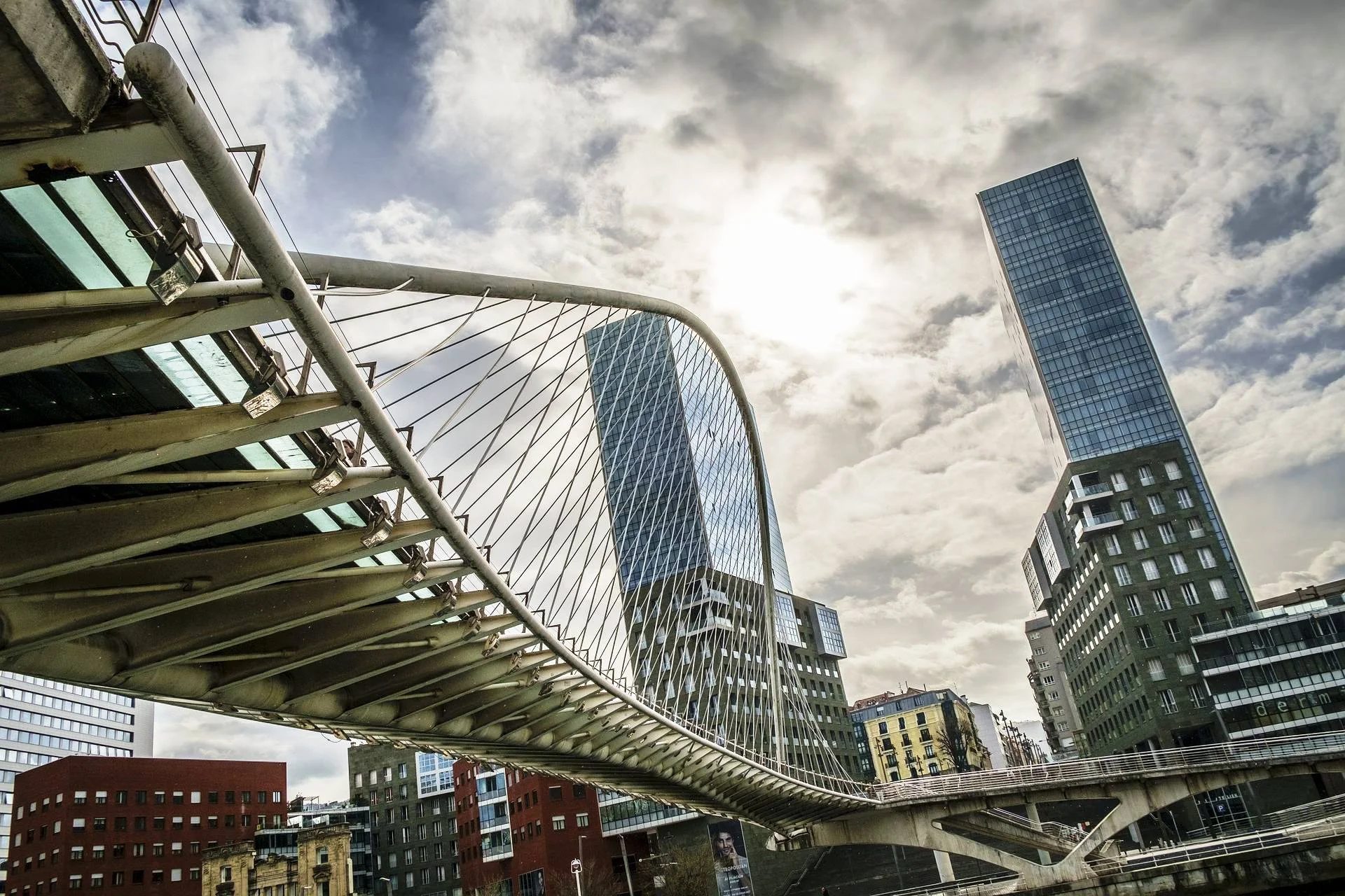 Basque Free Tour: Complete Bilbao (Historic + Modern)