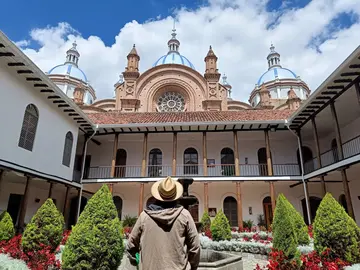 Get to know the best of Cuenca by walking through its historic center 