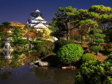 Osaka Castle Night Walk & Guided Tour