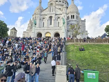 Montmartre: Eine Zeitreise durch das Künstlerviertel, inmitten von Geheimnissen und Mysterien.