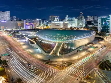 Dongdaemun Free Night Walk: Where Korean Food and 24-Hour Culture Collide