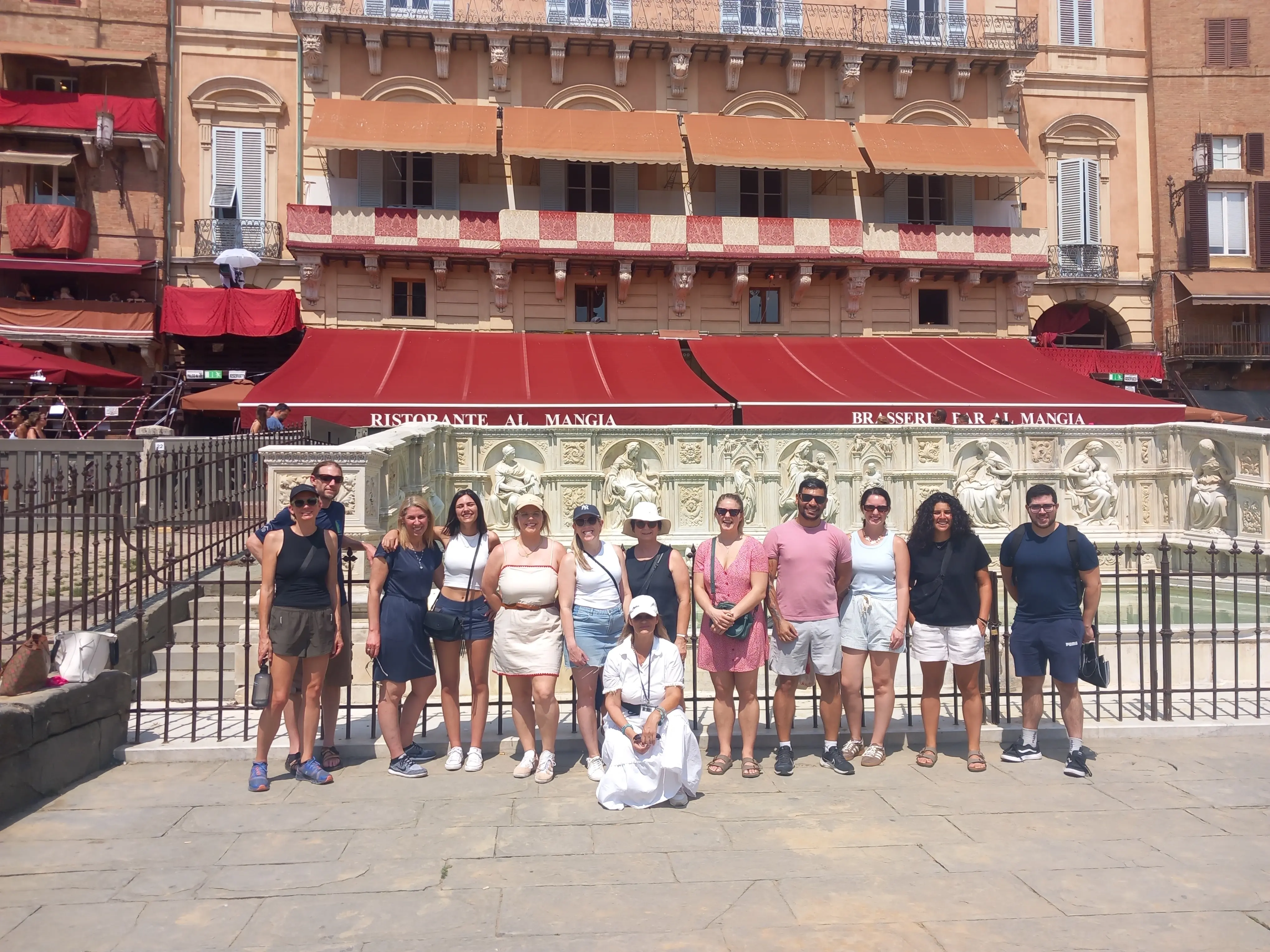 Essen und erkunden Sie die Stadt mit einem erfahrenen Reiseleiter.