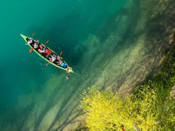 Una aventura en barco por el lago Soča.