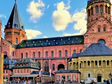 Fountains, Footsteps & Mindfulness: The Mainz Experience