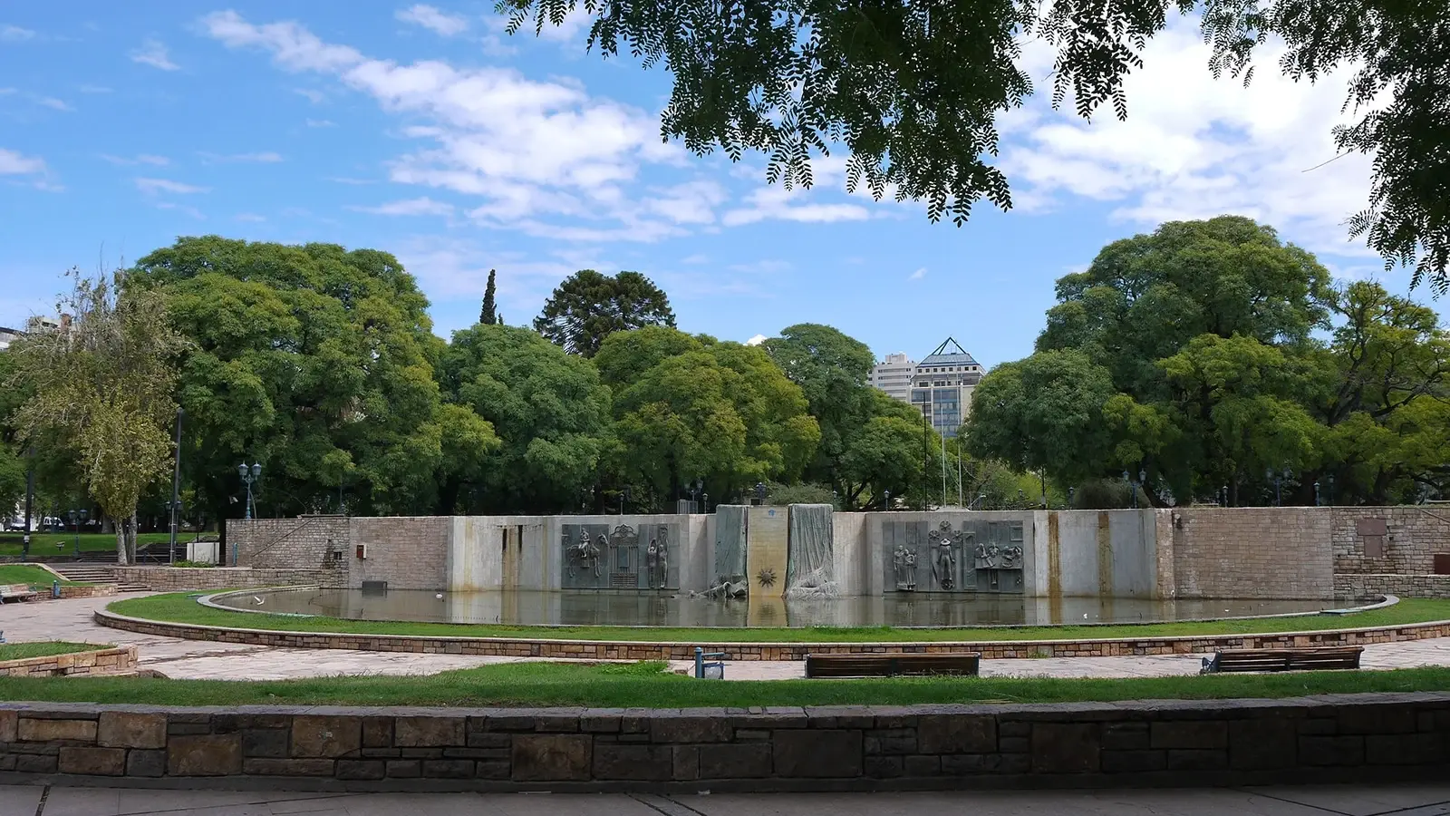 Free walking Tour por las Cinco Plazas de la Ciudad Nueva