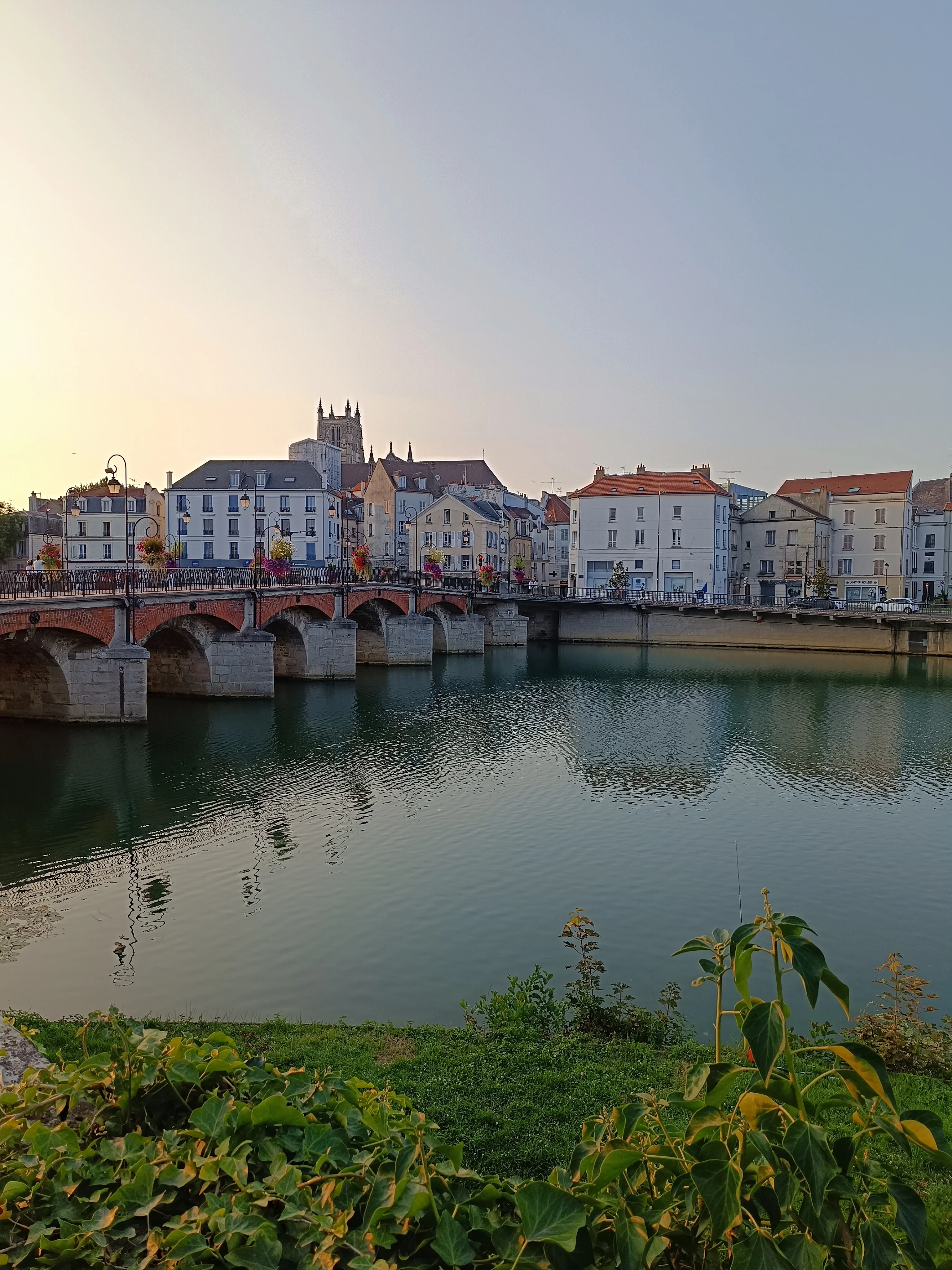 Spaziergang durch die mittelalterliche Stadt Meaux - Kostenlose Tour