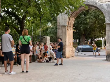 FatCat Walks – The Original Local Tour of Pula