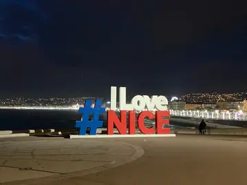 Free walking tour della città vecchia di Nizza con tecnologia AI