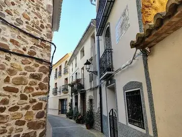 Passeggiata ad Artana e dintorni