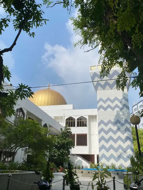 Beyond the Beaches: Discover the Real Malé City on Foot