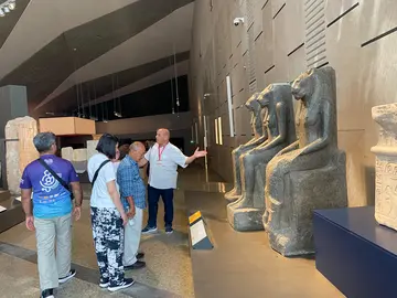 Das Große Ägyptische Museum, die Tutanchamun-Galerie und das Sonnenboot des Cheops.