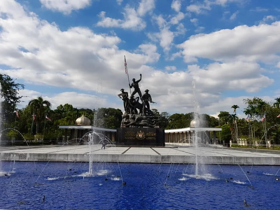  Tugu Morning Walk : National Monument, Local Breakfast & Nature Trails 