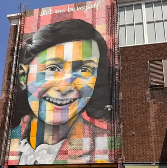 Anne Frank y Crucero del Rio Gratis (Mural, Astillero NDSM)
