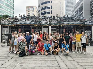 Live, Work, Play - the Singapore Way! (A walk through Chinatown and the City)
