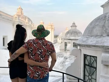 Best of León: Authentic Market, Revolution & Cathedral Rooftop