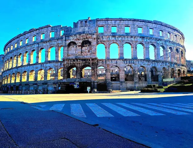 Exclusive tour trough layers of town history