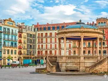 Pamplona memorable, history and gastronomy of the ancient kingdom of Navarre.