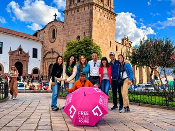 Visita guidata gratuita del centro storico: esplora la Città Sacra passo dopo passo.